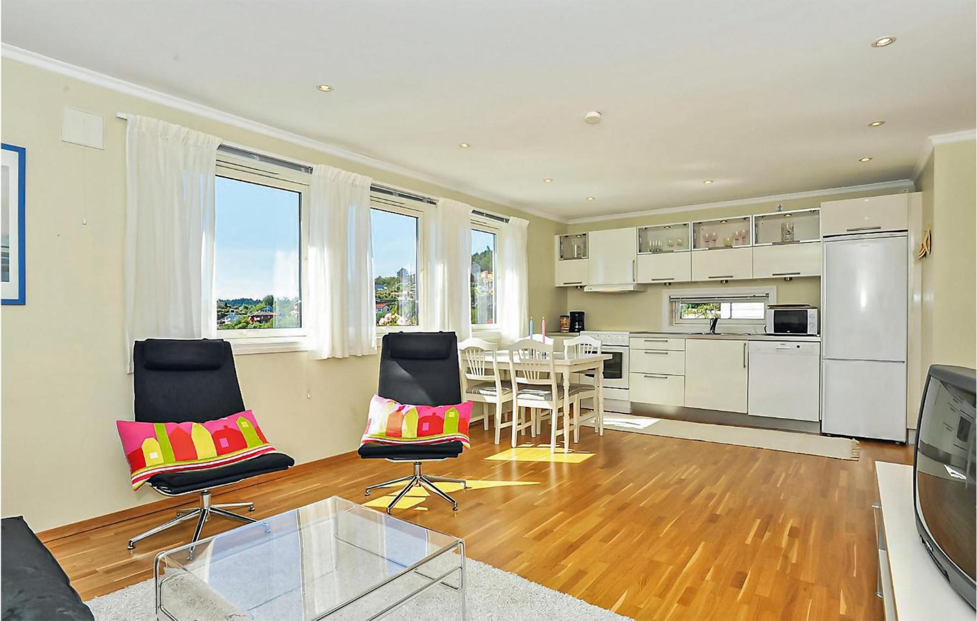 Cozy Apartment In Straumsgrend With Kitchen Берген Екстериор снимка