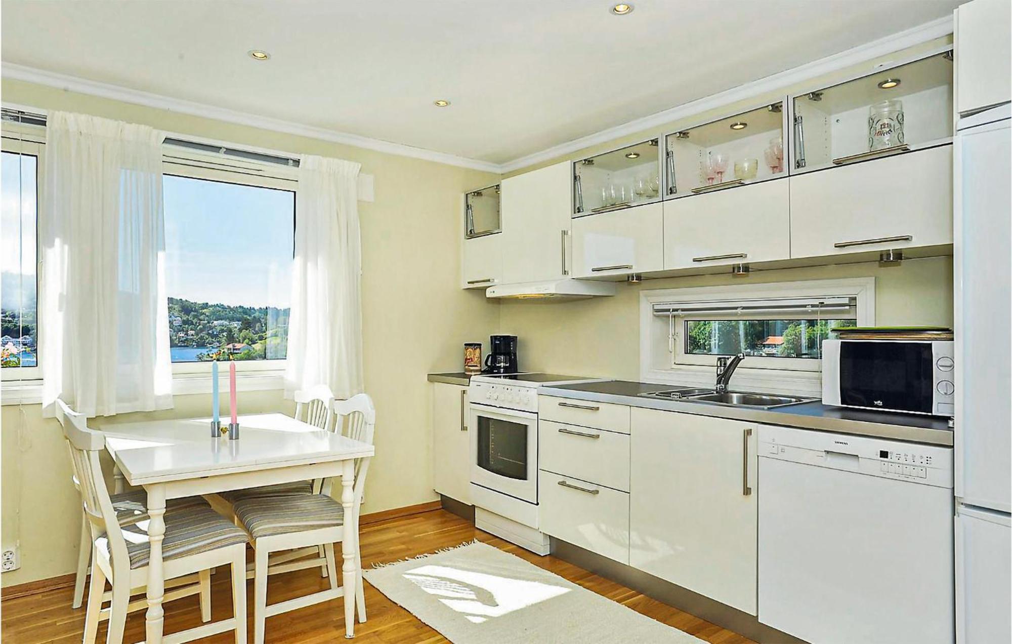 Cozy Apartment In Straumsgrend With Kitchen Берген Екстериор снимка
