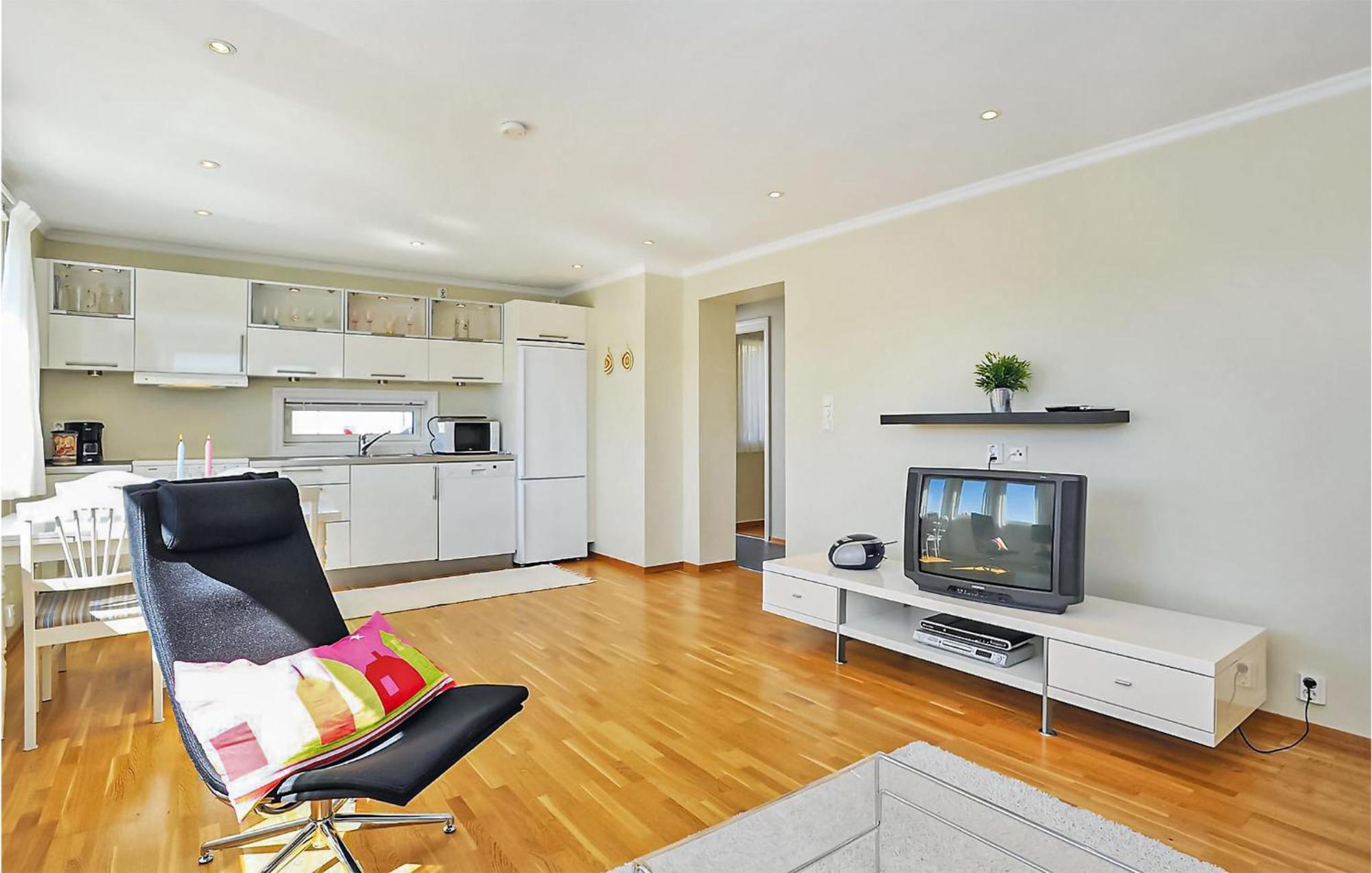 Cozy Apartment In Straumsgrend With Kitchen Берген Екстериор снимка